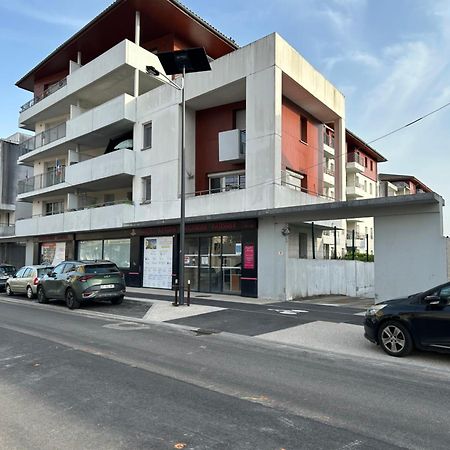 Appartement Cosy Agen Centre Avec Lit King Size Bagian luar foto