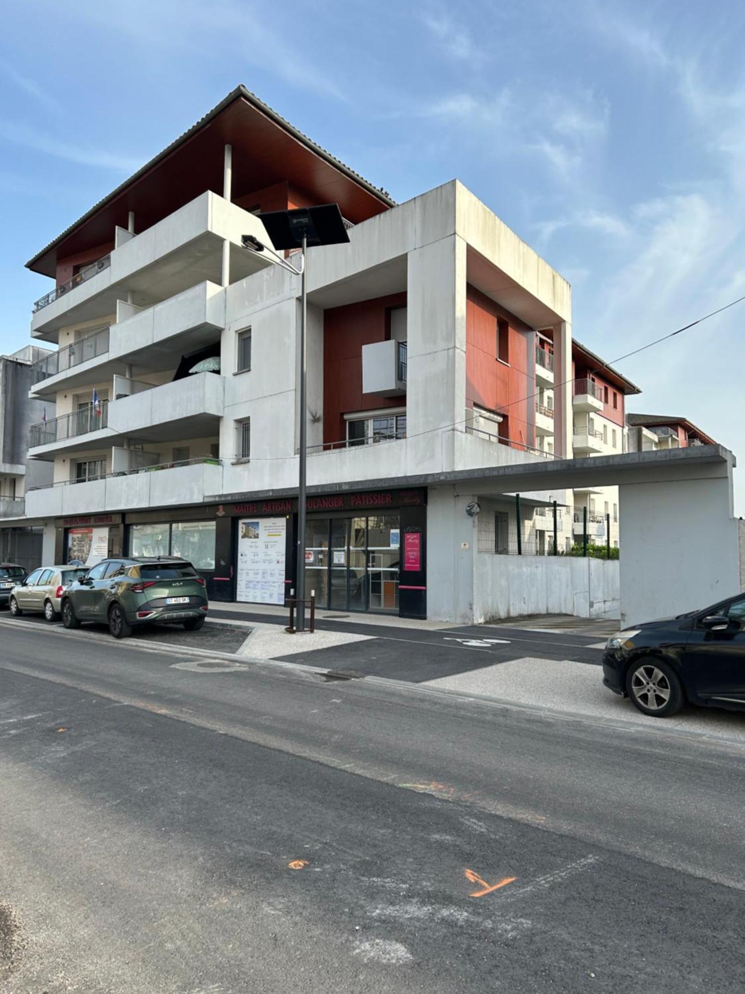 Appartement Cosy Agen Centre Avec Lit King Size Bagian luar foto